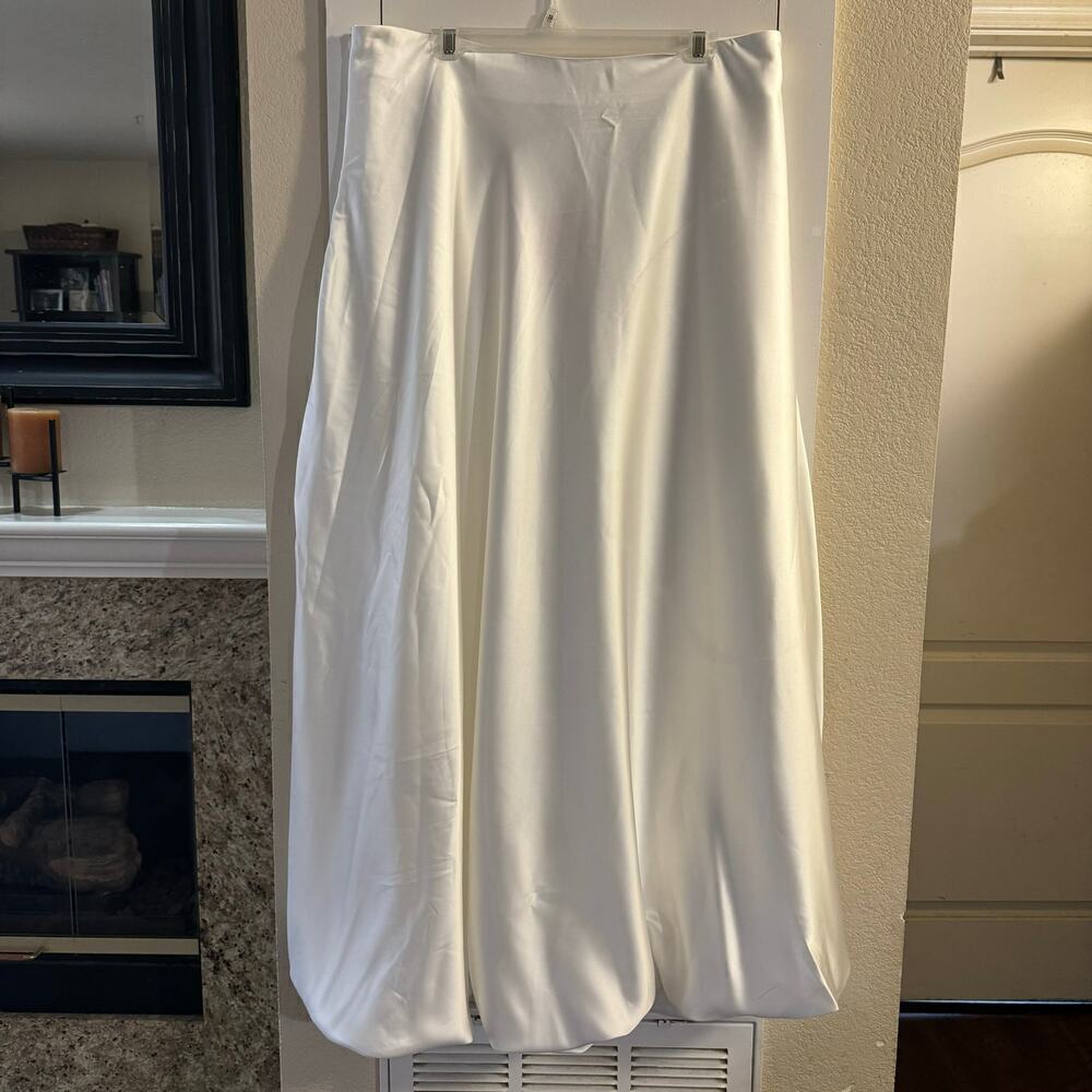 NWT Cider Bubble Hem Satin White Maxi Lined Skirt Women’s Size 1XL - Picture 3 of 8
